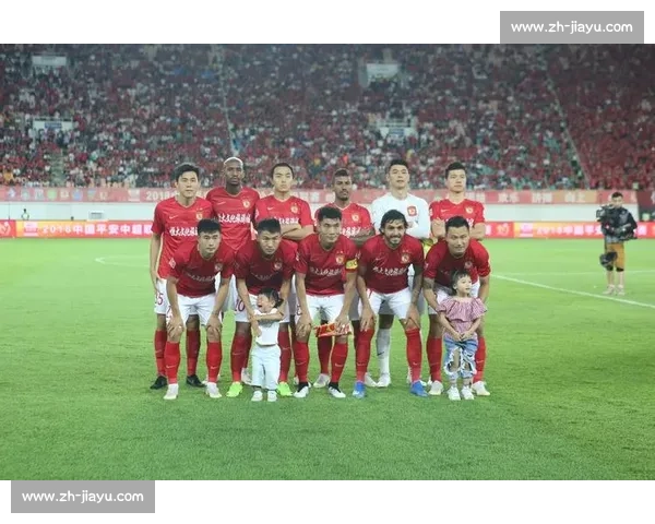 以上海上港对阵广州恒大为焦点的中超巅峰对决战术解析与历史回顾 以上海上港对阵广州恒大为焦点的中超巅峰对决战术解析与历史回顾